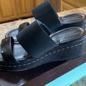 Donald Pliner Wedge Sandal/Heel - Size 9